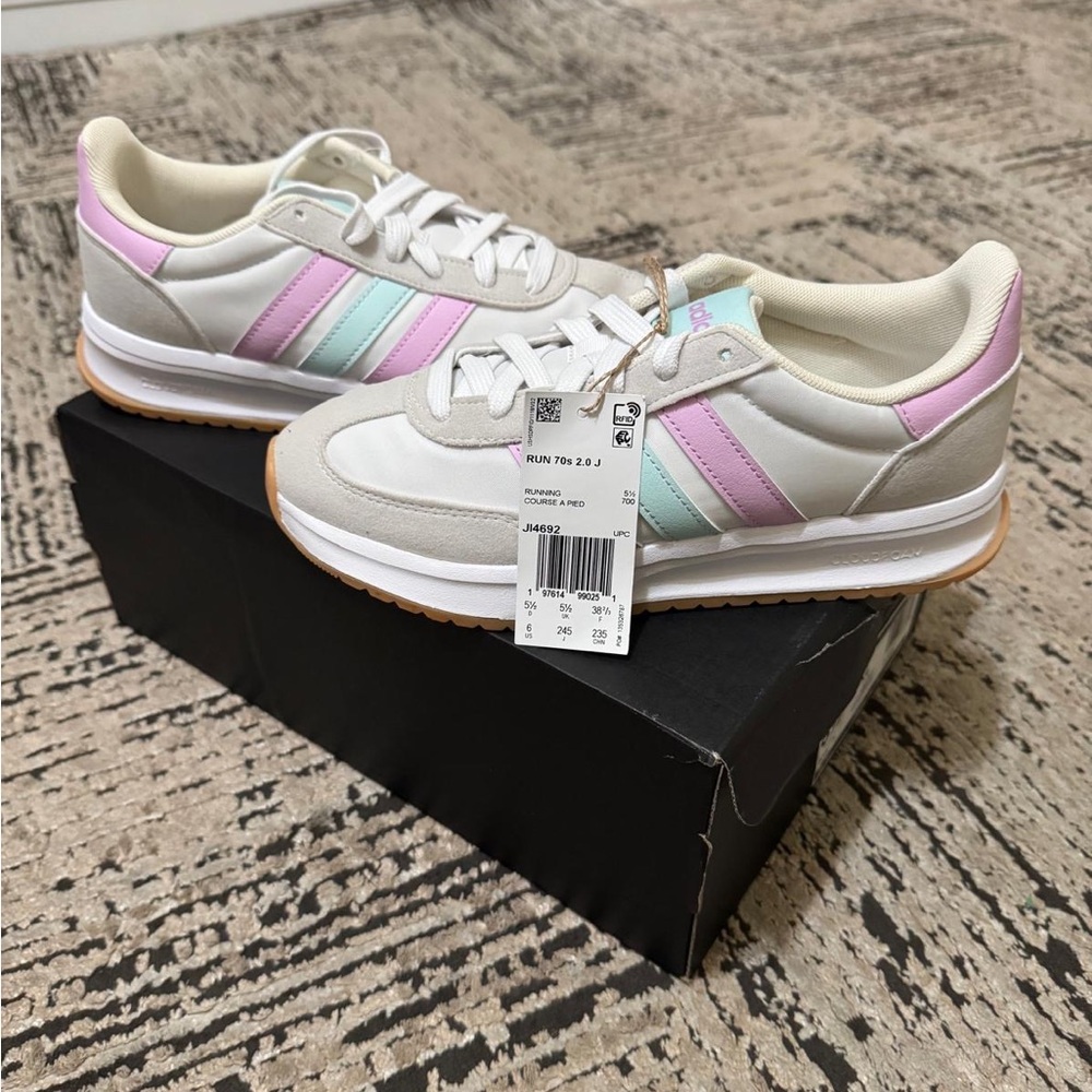 Stylish Women's Sneakers in Pastel Shades